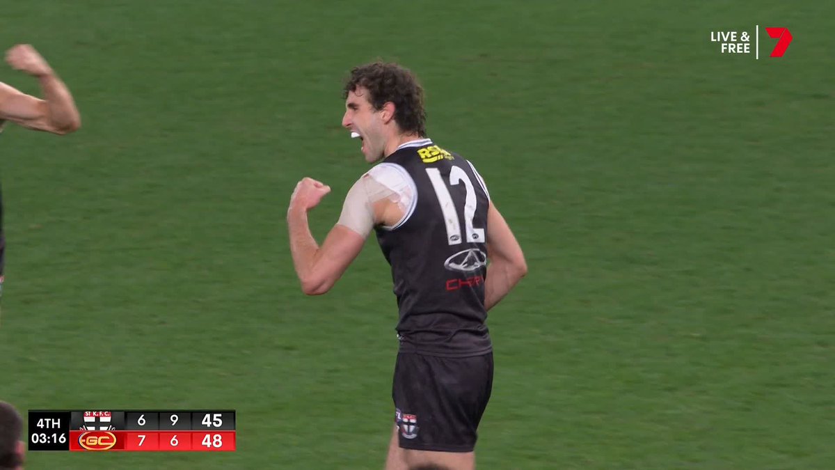 A free kick to Max King, he puts the Saints BACK IN FRONT! #AFLSaintsSuns
