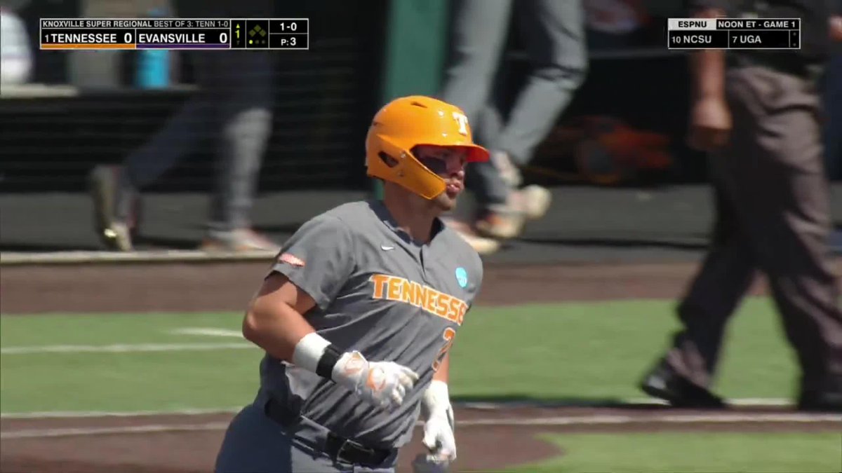 THREE HOME RUNS IN THE FIRST FOR TENNESSEE 🔥