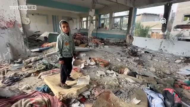 İsrail Gazze'yi kana buluyor... Nuseyrat Mülteci Kampı ve çevresine düzenlenen eş zamanlı saldırılarda 210 kişi katledildi, en az 400 kişi yaralandı.
