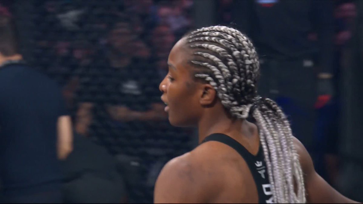 HIGHLIGHT REEL HEADKICK KO! 😳 Shanelle Dyer stops Torchinava with a inch perfect headkick in the first round! #PFLNewcastle | LIVE NOW ON DAZN