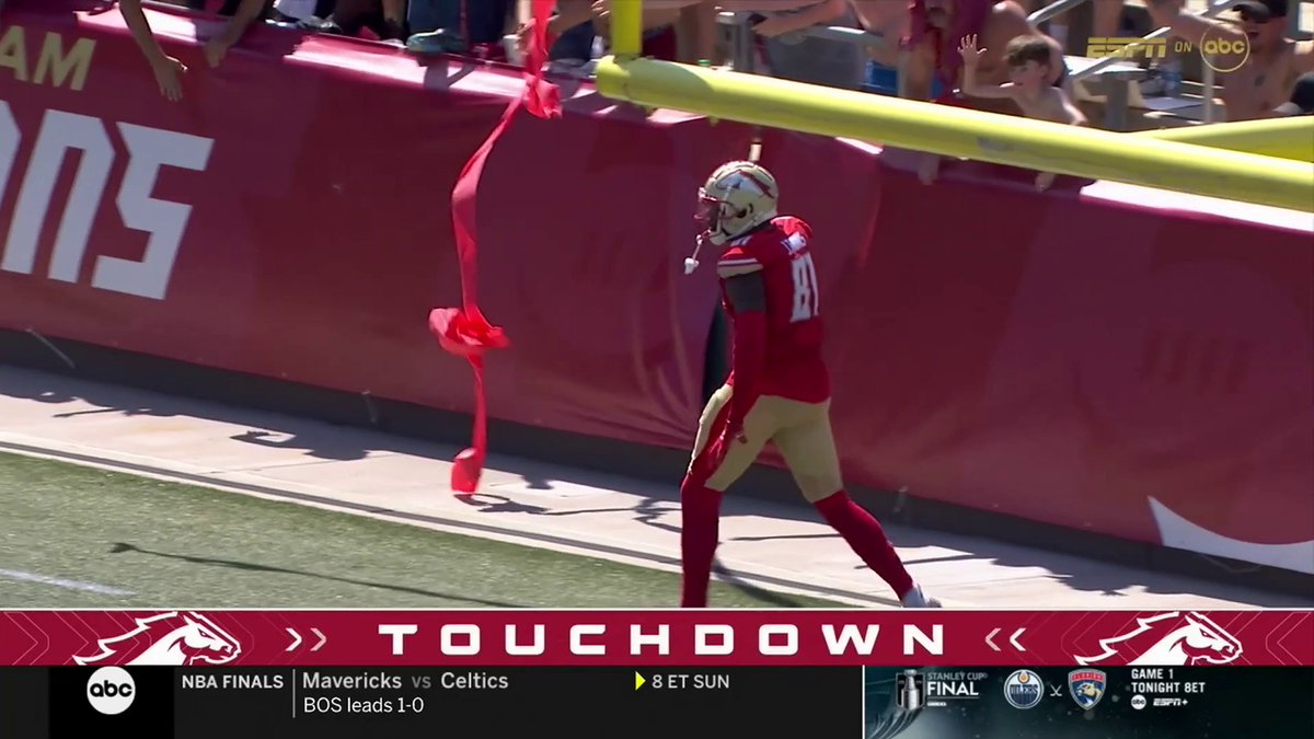 TOUCHDOWN! Adrian Martinez ➡️ Jordan Thomas 🙌