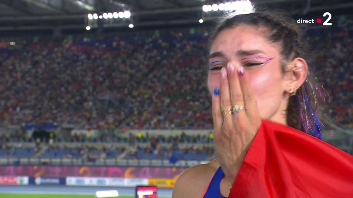 #Roma2024 | 🥺 L'émotion immense d'Auriana Lazraq-Khlass après sa médaille d'argent ! 📲