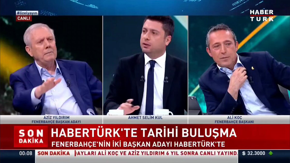 Ali Koç: Siz ilk 6 yılınızda kaç kere şampiyon oldunuz? Aziz Yıldırım: 2 kere oldum, 7. yılımda 3 oldu. Ali Koç: 1 kez oldunuz. Devamını izleyelim 😂