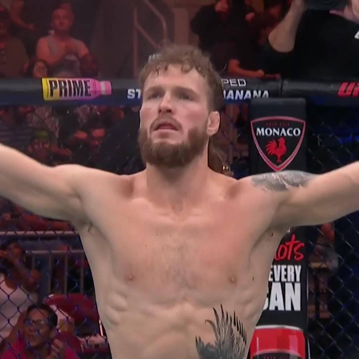 ZACH REESE GETS THE FINISH IN THE OPENING SECONDS 😳 #UFCLouisville