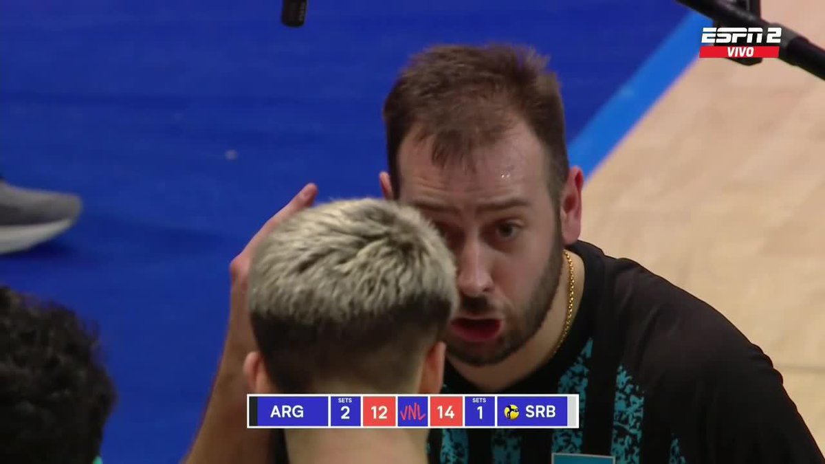 "SE NOS VAN EHH, DESPUÉS LO VAMOS A LLORAR, VAMOS A MIRAR LAS OLIMPIADAS POR LA TELE MUCHACHOS" 👏 De Cecco... ¡Arenga de LÍDER en un momento difícil vs. Serbia! 📺 #ESPNenStarPlus