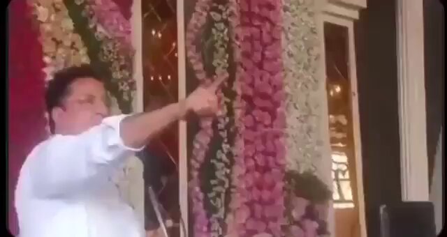 यह अजय गुप्ता अमृतसर सेंट्रल से आम आदमी पार्टी के विधायक है यह विस्तार से बता रहे हैं कि पंजाब में आम आदमी पार्टी सरकार बनने के बाद पंजाब में ड्रग्स की समस्या और विकराल हो गई है आम आदमी पार्टी के नेता ही ड्रग्स डीलिंग का कारोबार कर रहे हैं ये यह भी बता रहे हैं कि सरकार में भ्रष्टाचार बहुत ज्यादा बढ़ गया है
