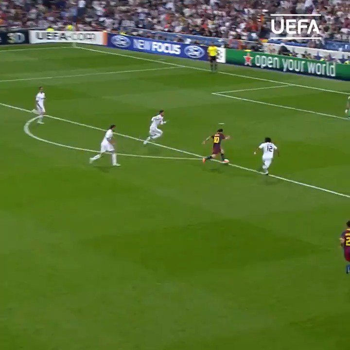 When great players say ‘F**k it let me do it alone’. A thread: 16. Leo Messi