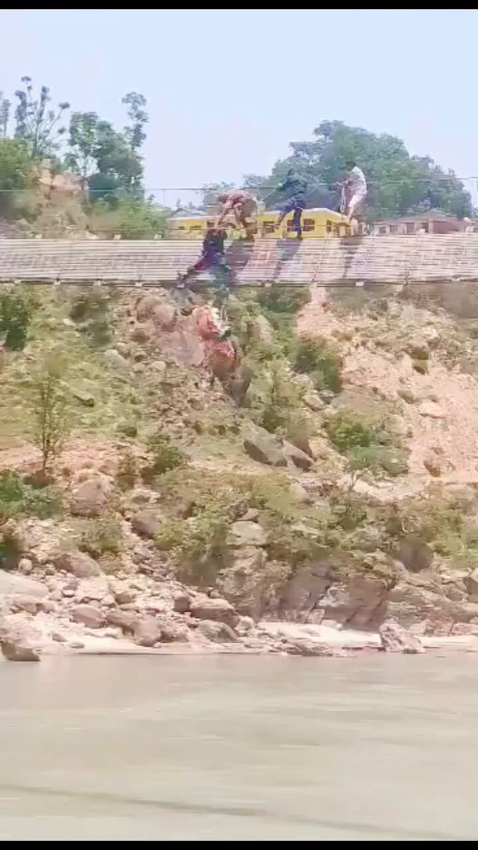 खाचो त देश लाई पक्की पुल र बाटो थियो सरकारले जतासुकै भिउ टावर बनाए !