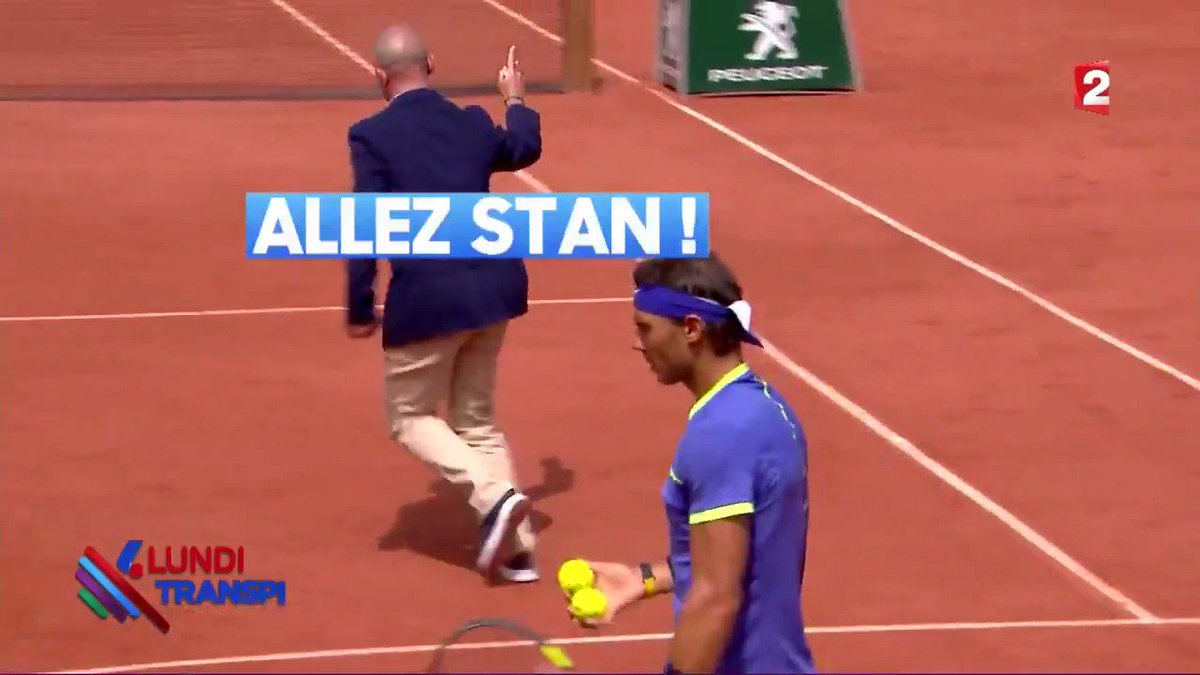 🔊Finale de Roland-Garros 2017 entre Rafa Nadal et Stanislas Wawrinka. Premier point du match. 🤣 Très bon. #rolandgarros