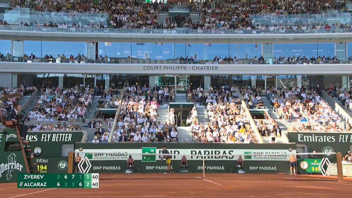 WHAT A POINT 🤯 #RolandGarros