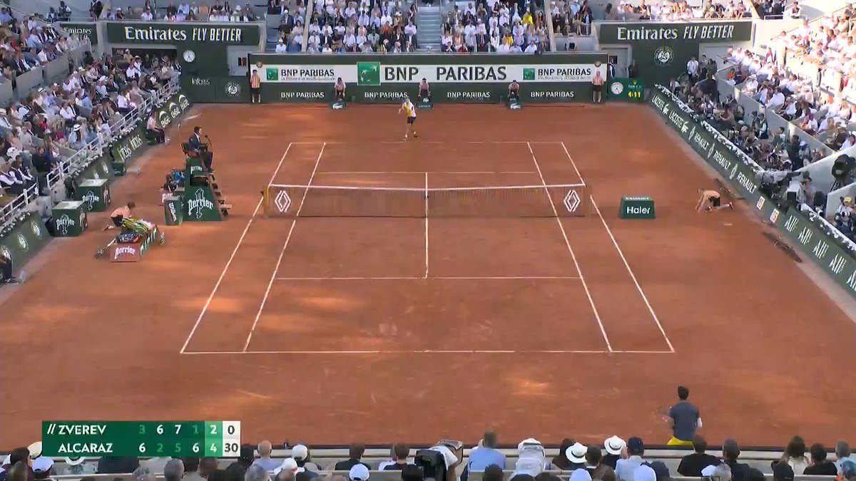 ARE YOU KIDDING ME?! #RolandGarros Carlos Alcaraz