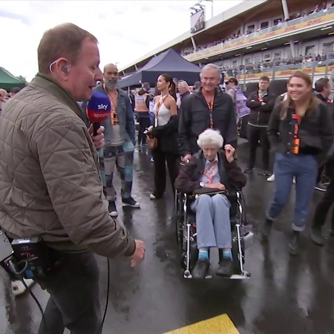 "I am cheering for Mr Hamilton of course!" ⭐ What a duo... Mary McGee &amp; Martin Brundle ❤️