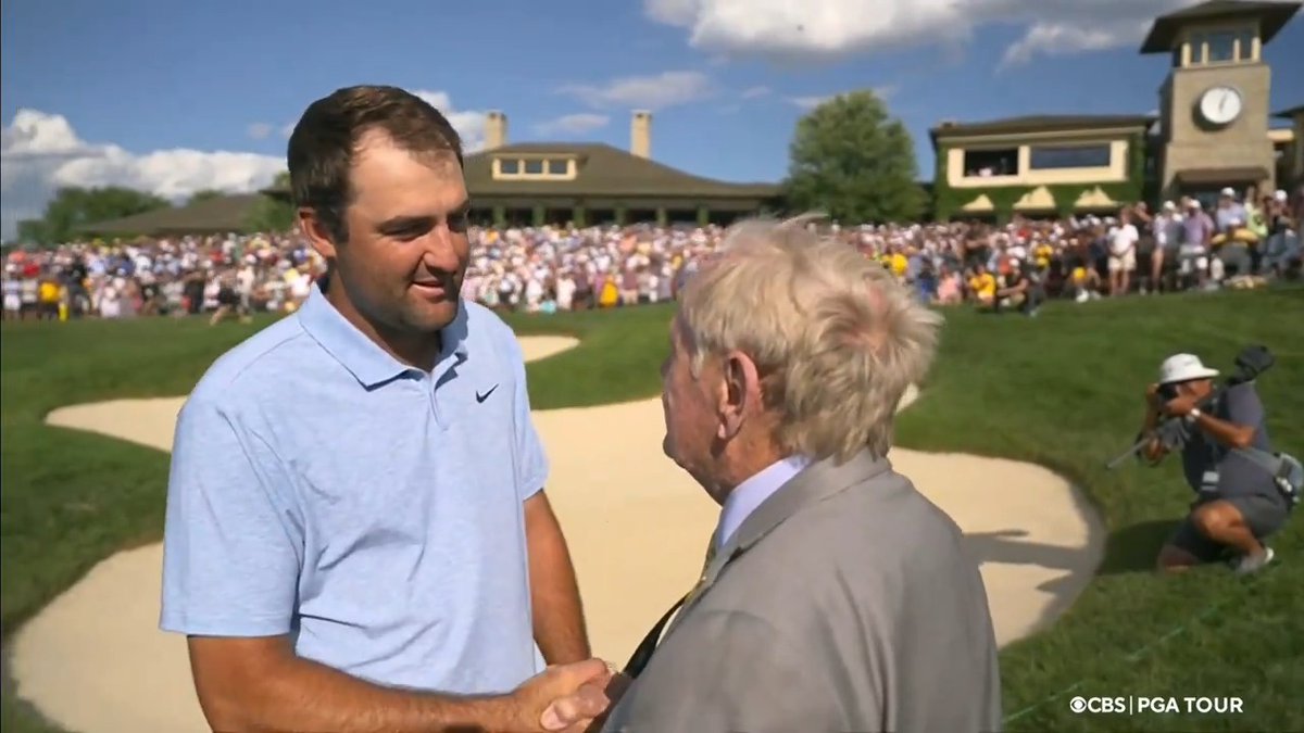 🚨THE HANDSHAKE 🤝 — Scottie Scheffler and Jack Nicklaus on 18
