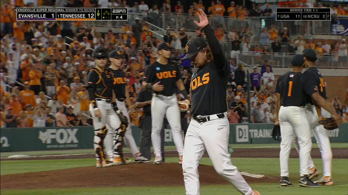 His final game at Lindsey Nelson Stadium. Curtain call for Kirby Connell 👏 Tennessee Baseball