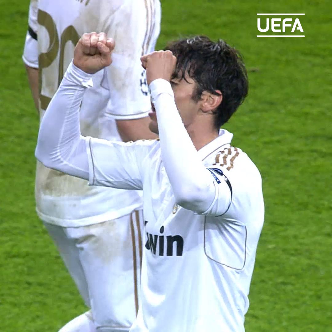 Este gol de Kaká con el Real Madrid es una obra de arte 😍✨