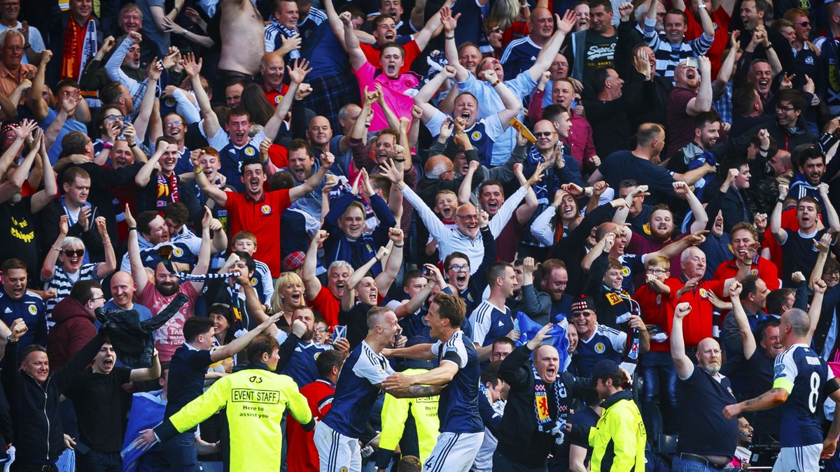 Something to get you in the mood for Friday, Scotland supporters 😍 The result may not have gone the way we wanted, but #OnThisDay in 2017 Leigh Griffiths' two stunning free-kicks against England produced some magical scenes at Hampden.