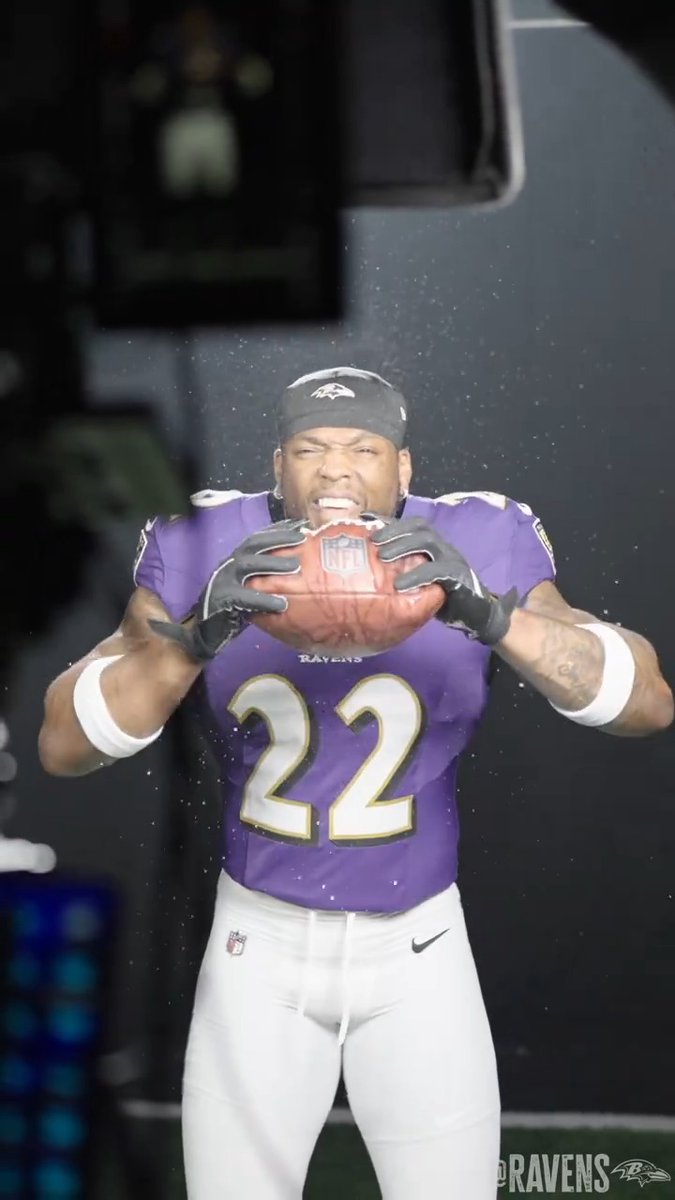 That purple and black looks just right on ๎Derrick Henry ๎ฝ๎. ๐