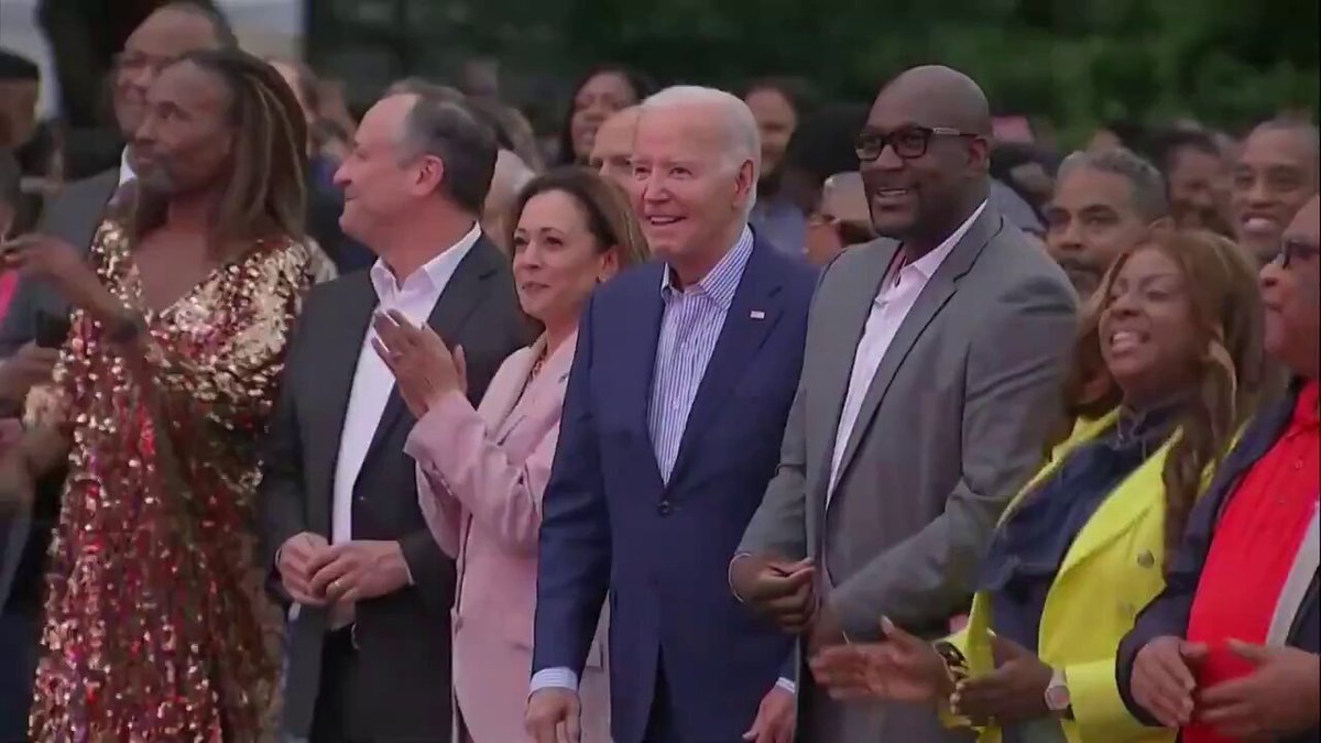 🔥🚨DEVELOPING: Joe Biden and Kamala Harris are enjoying their day surrounded singing and dancing with Black people. It’s rare to see Joe Biden move like this, he must of had an absolute blast.