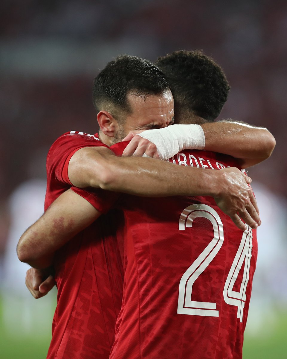 في مثل هذا اليوم من العام الماضي 🔙 حقق الأهلي لقبه الحادي عشر في دوري أبطال إفريقيا على ملعب محمد الخامس برأسية حاسمة من محمد عبد المنعم أمام الوداد! 🦅 🏆 #TotalEnergiesCAFCL