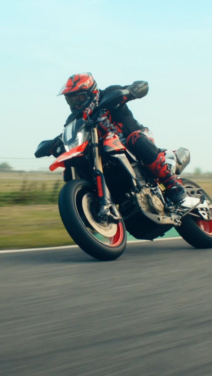 What's the most daring thing you've done on your Ducati? Tell us in the comments 👇 #Ducati