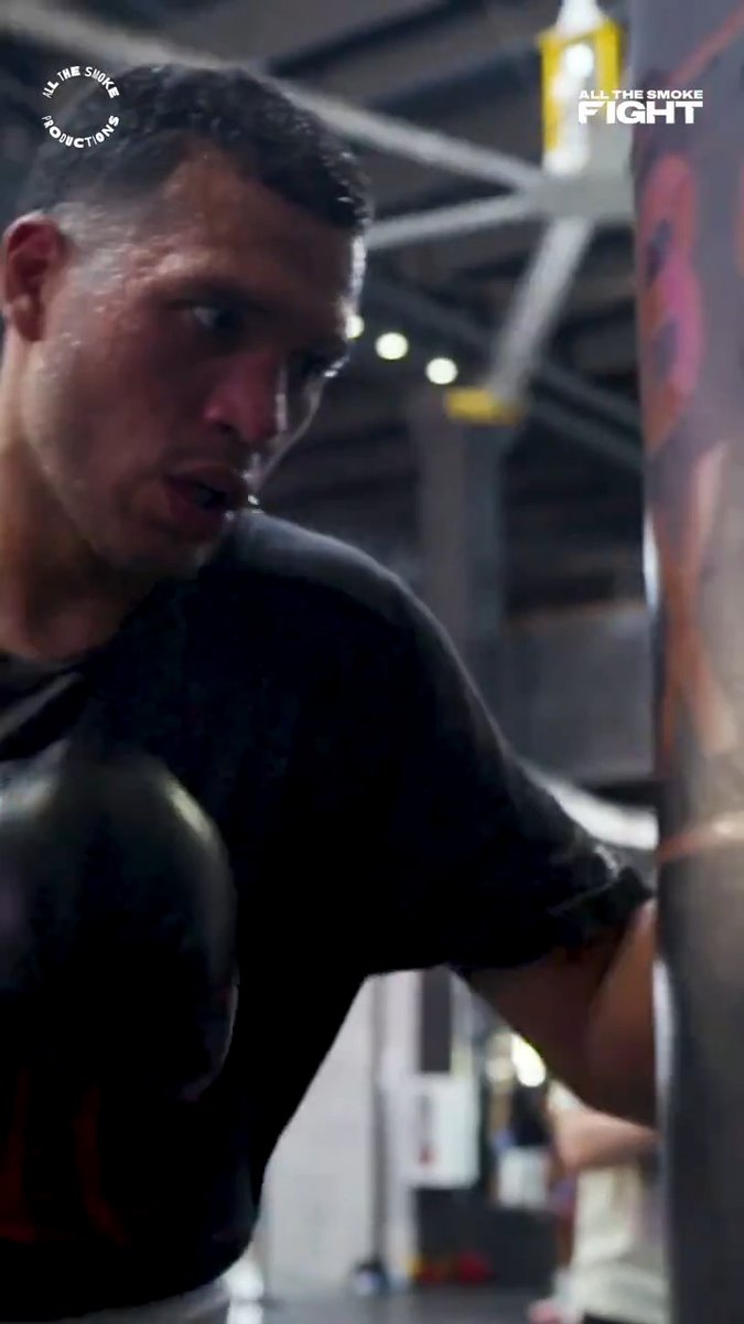 Legendary link up between Roy Jones Jr., David Benavidez and Stephen Jackson (Stak5) 👀 Watch FIGHT TOWNS: Miami