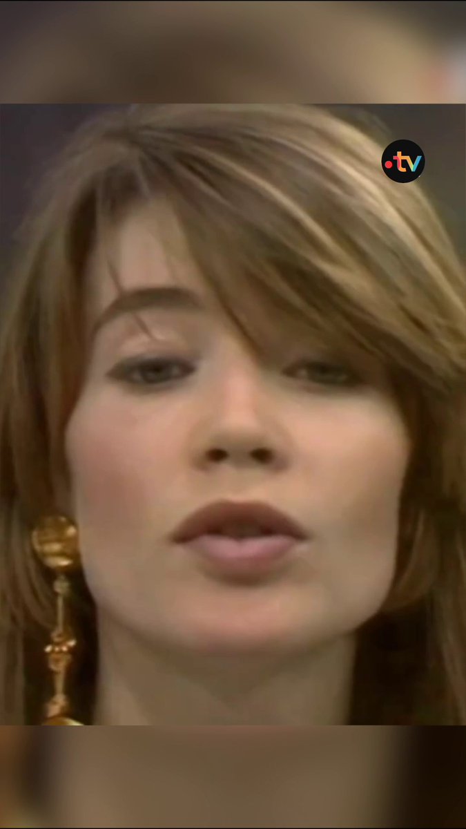 Comment te dire adieu. 🖤 Françoise Hardy était une icône de la chanson française. Sa voix singulière et ses chansons, chargées d'une douce mélancolie, ont marqué plusieurs générations.