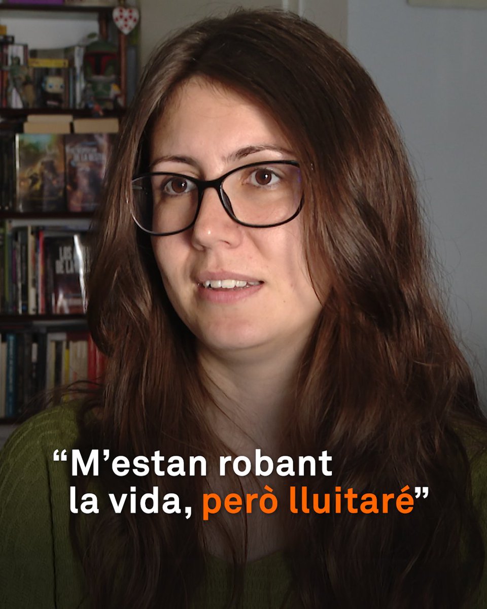 "M'estan robant la vida, però lluitaré." Als 28 anys, li van diagnosticar ELA, com al seu avui, al seu pare i al seu germà. Tres anys després, la Yaiza continua lluitant per obtenir la incapacitat. Denuncia la burocràcia que afronten els malalts d'ELA