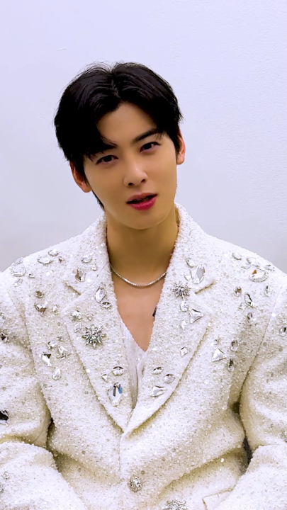 OI, EU SOU O NUNU! 👋 Eu nunca vou superar o Cha Eun-woo falando em português e chamando a gente de lindas. 💖🥺
