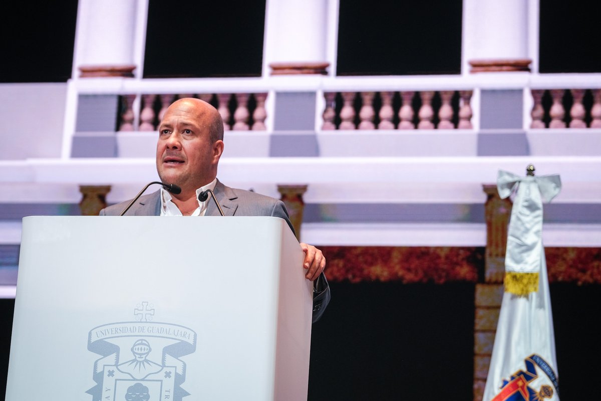 El tiempo siempre pone las cosas en su lugar. Valió la pena luchar. Este fue mi mensaje en el informe de actividades de Ricardo Villanueva al frente de la Universidad de Guadalajara: