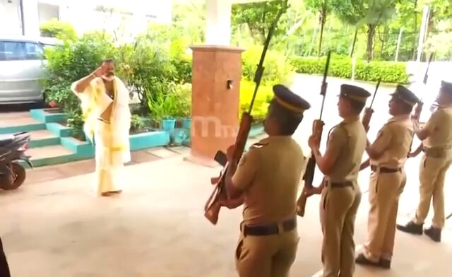 Sanathana Hindu got a Police salute in Kerala🔥 What an incredible moment for all Hindus! 💪💪