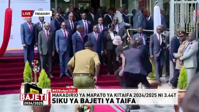 “We must resist…People are suffering” Man briefly disrupts photo session outside National Treasury ahead of Budget reading at Parliament. #KEBudget2024