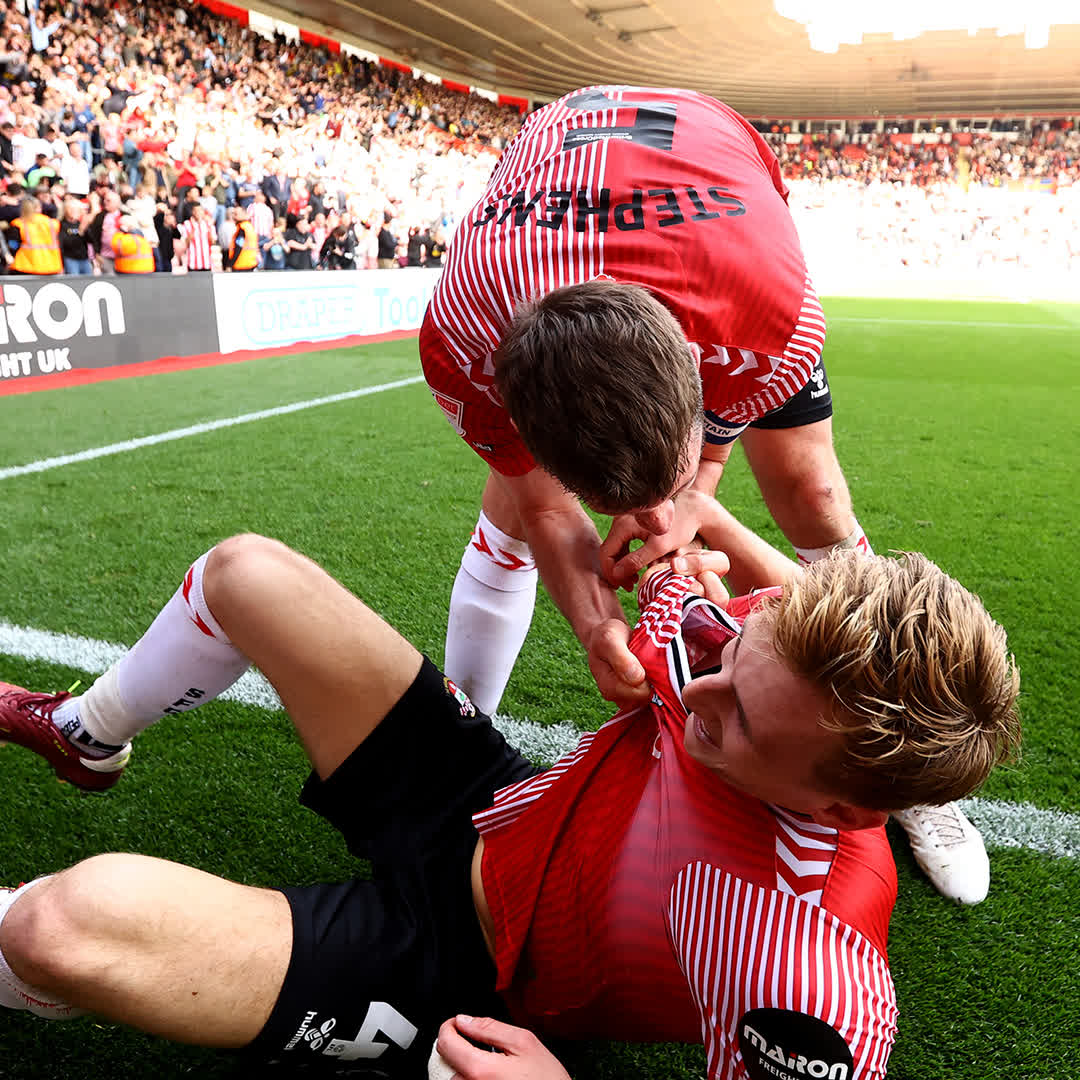 🎞 Now Showing: The best of The Late Late Show, starring #SaintsFC 🍿