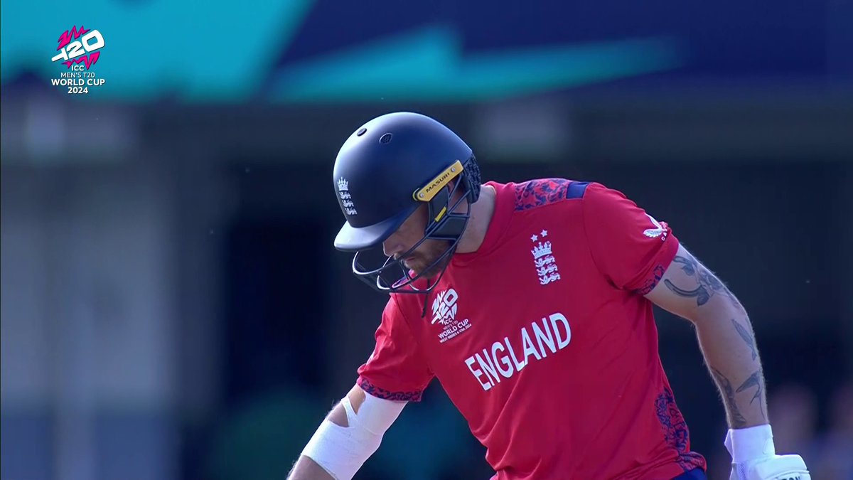 SIX, SIX, OUT ❌ Eventful first three balls of England's innings 👀