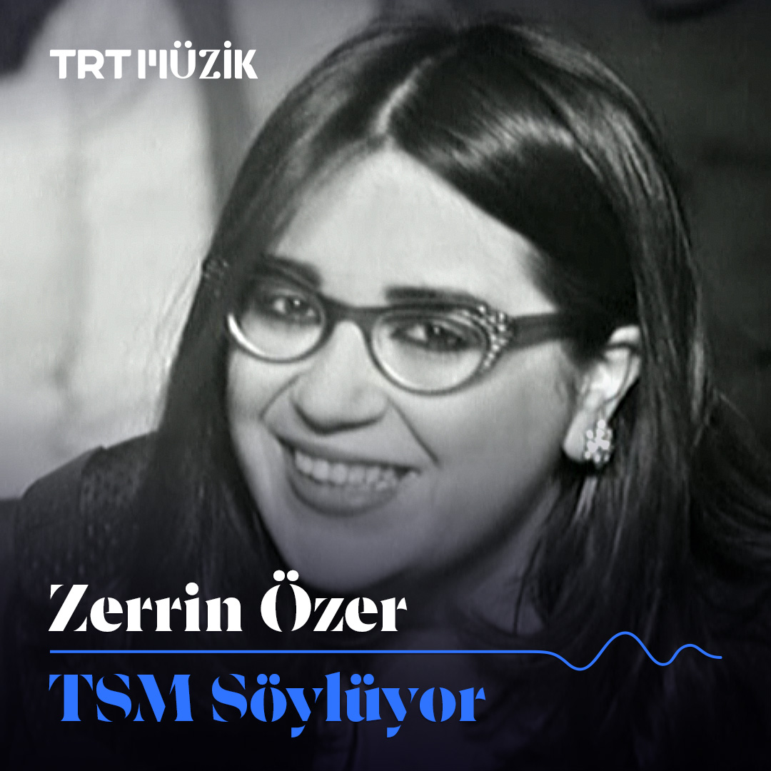 O dönem henüz 20'li yaşlarının başında olan Zerrin Özer, "Akşam Oldu Hüzünlendim Ben Yine" adlı eseri, Semahat Özdenses'in karşısında icra ediyor. 🌹