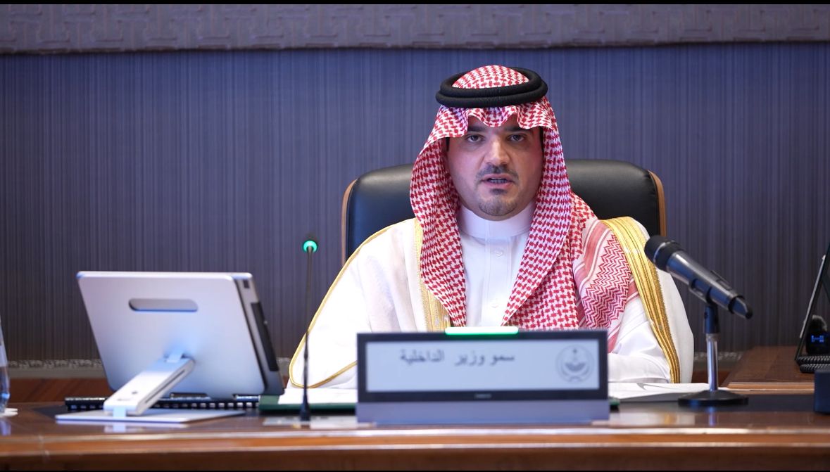 📹 كلمة الأمير عبدالعزيز بن سعود خلال لقائه أعضاء اللجنة الأمنية بالحج والقيادات الأمنية والعسكرية للقطاعات المشاركة في مهمة الحج.