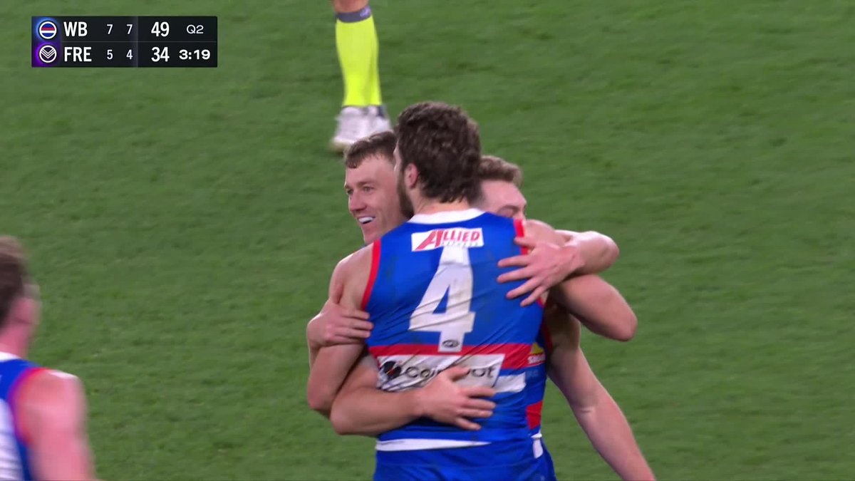 BONT YOU CAN'T DO THAT 🤯 Coles Supermarkets | #AFLDogsFreo