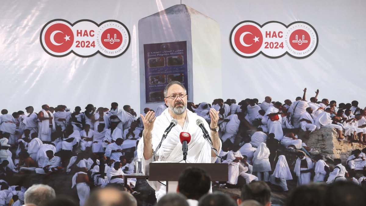 Bize güç ver ki onurumuz, harîm-i ismetimiz çiğnenmesin! Bize güç ver ki mabetlerimizin göğsüne namahrem eli değmesin! Bize güç ver ki gök kubbemizde yankılanan ezanlarımız dinmesin! Bize güç ver ki, bağımsızlığımızın sembolü al bayrağımız göklerden inmesin Allah’ım!