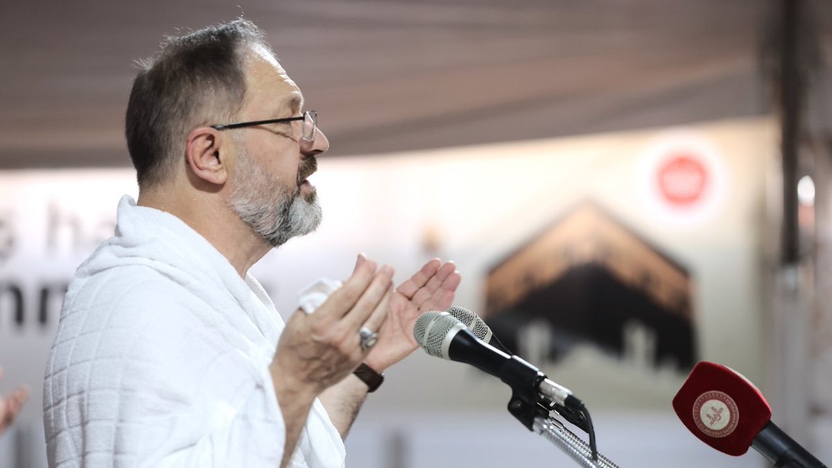 Peygamber ocağı kahraman ordumuzu, askerimizi, polisimizi, bütün güvenlik güçlerimizi karada, havada, denizde, her zaman ve her yerde mansur ve muzaffer eyle Allah’ım!