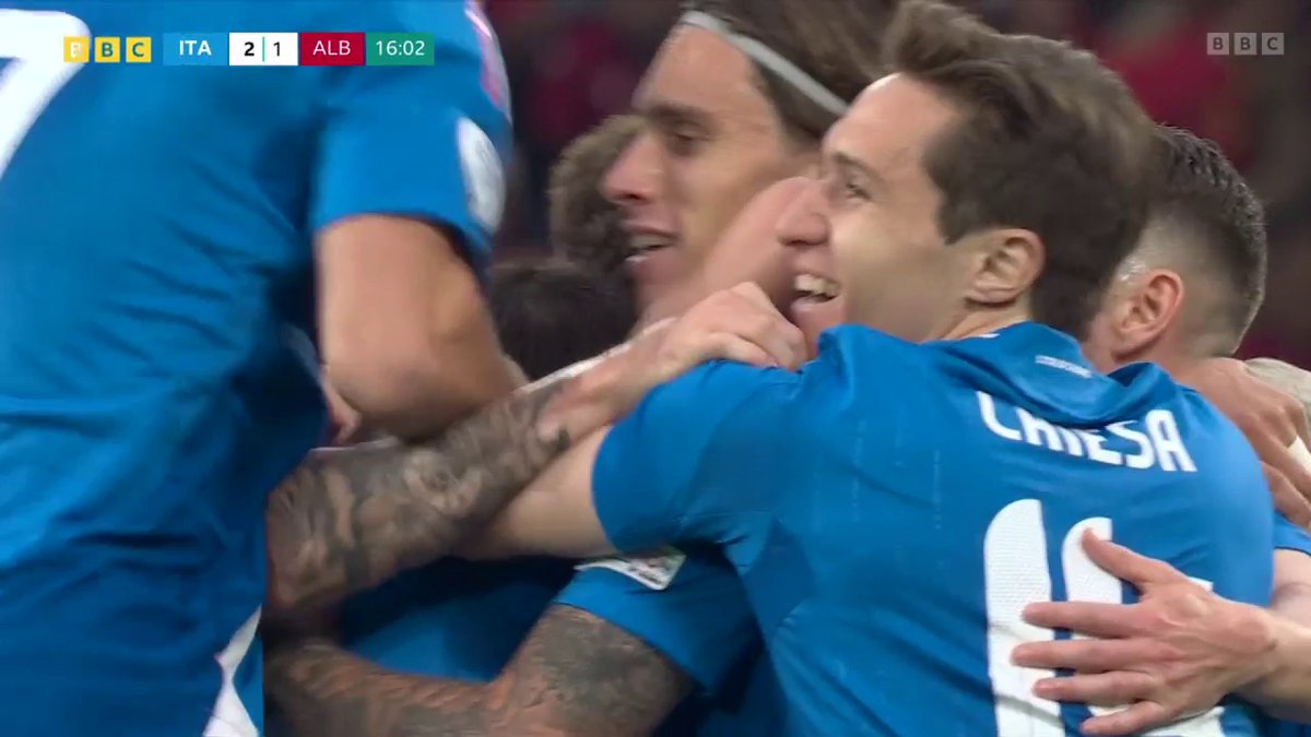 The goals keep flying in at #EURO2024 Alessandro Bastoni equalised for Italy before a beauty from Nicolo Barella put the Euro 2020 winners in front 🇮🇹 📼 BBC Sport
