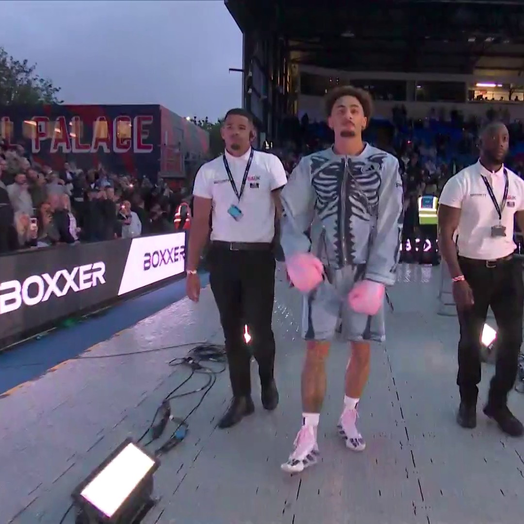 'THE SURGEON' ENTERS THEATRE ๐ชก What a ringwalk from Ben Whittaker! ๐ฏ #WhittakerArenyeka x #BillamSmithRiakporhe