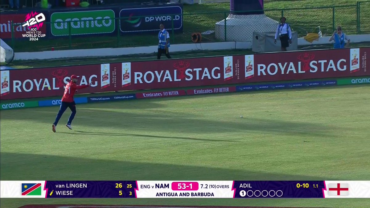 Next time your captain has a go at you for misfielding, just show them this video… Happens to the best of us, Phil Salt 🤣