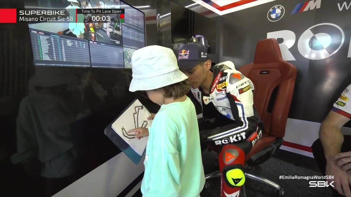😍 Toprak Razgatlıoğlu teaching future riders generation! So sweet!💕 #EmiliaRomagnaWorldSBK 🇮🇹