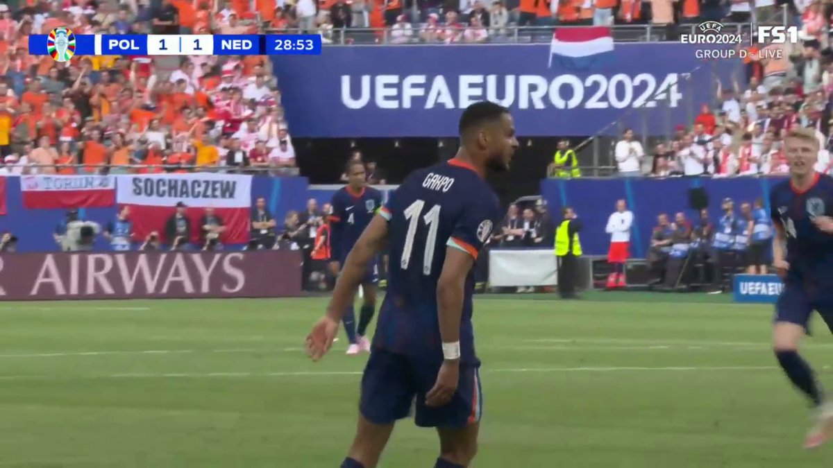 The Dutch respond! 🇳🇱 Cody Gakpo ties things up for the Netherlands 🔥