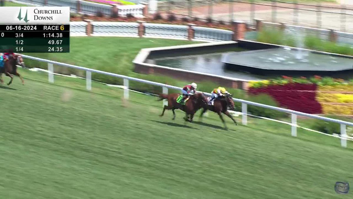 #12 Rebel Red with a nice turn of foot to get the job done in R6 at Churchill Downs in his second start with the Cherie DeVaux barn as well as the addition of blinkers. 🍀🚀 Jose Ortiz was aboard the 4YO colt. 🎥 #TwinSpiresReplay