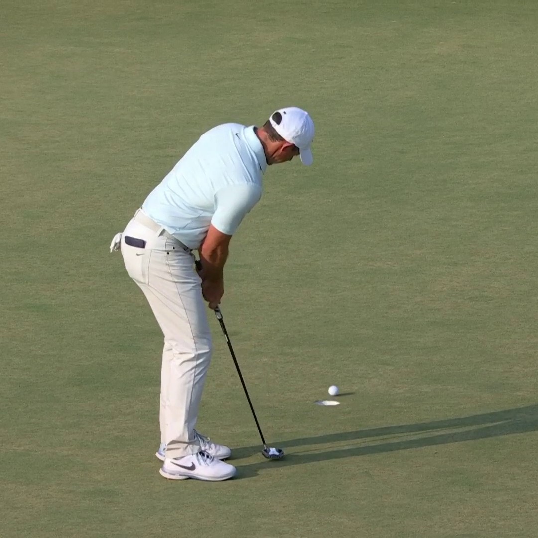 It’s beautiful watching Trump Hater Rory McIlroy choke while the crowd chants “USA USA USA” #USOpen
