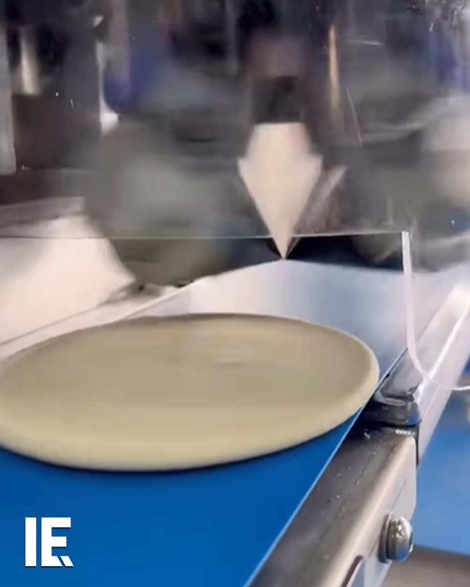 Prep-prepared pizza bases aren't individually shaped by human hand. A single machine can take a piece of dough and repeat the same process all day. That means you get consistency in thickness and width.