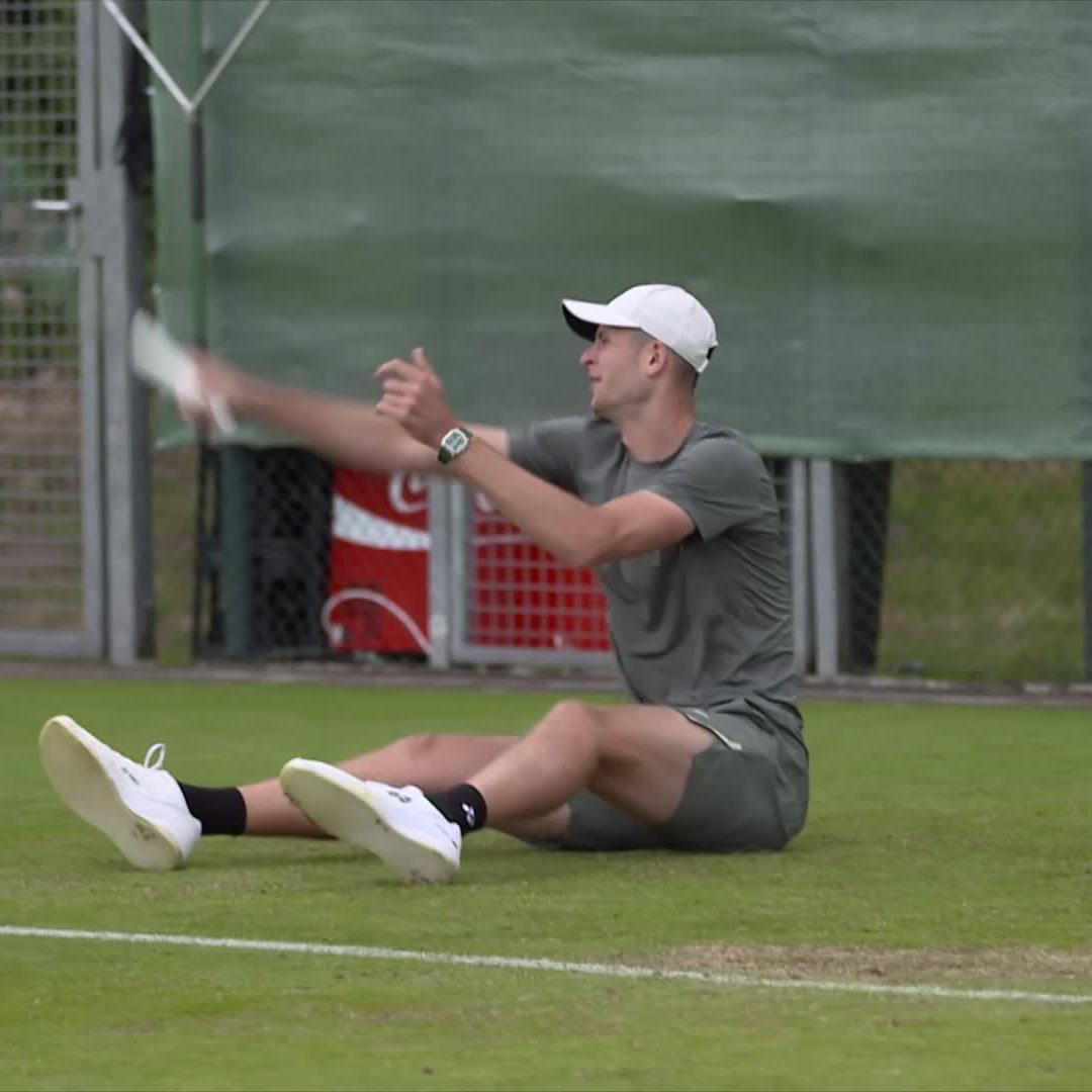 Floor tennis 😂 Hubert Hurkacz with the slowest fall ever before playing whilst sitting down #TerraWortmannOpen