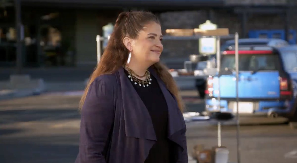 The theme for the first stakeout? Delicatessen! 🥪 alex guarnaschelli sends four chefs off to make a delicious deli dish to wow judges Mei Lin and Viet Pham! #SupermarketStakeout > TOMORROW @ 9|8c 🛒
