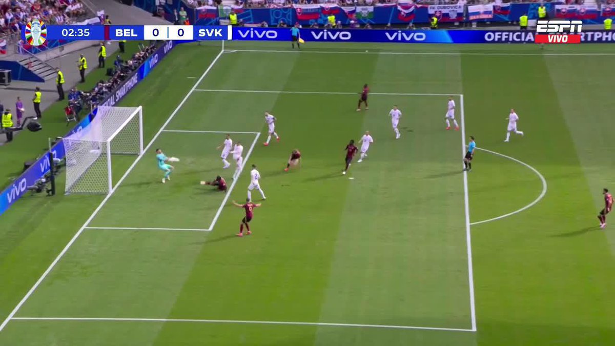 Lukaku es actualmente de los peores definidores del planeta.