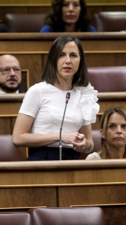 “Israel has decapitated children and killed 200 people under the pretext of rescuing 4 hostages.” “People are being burned alive in so-called safe zones.” “What is Spain waiting for to impose an immediate arms embargo on Israel?” —Ione Belarra 🔥🔥🔥